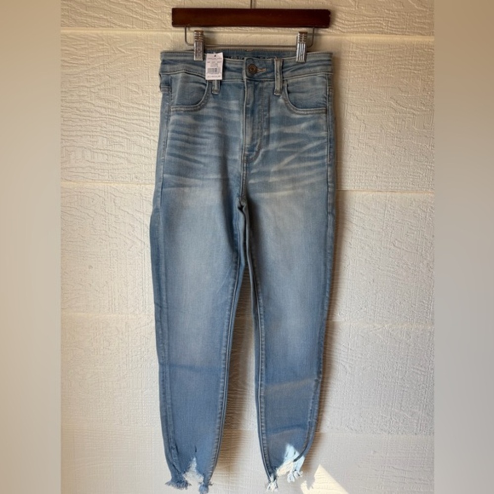 American Eagle Super Hi-Rise Jegging Crop Jeans Distressed Hem Size 2 NWT